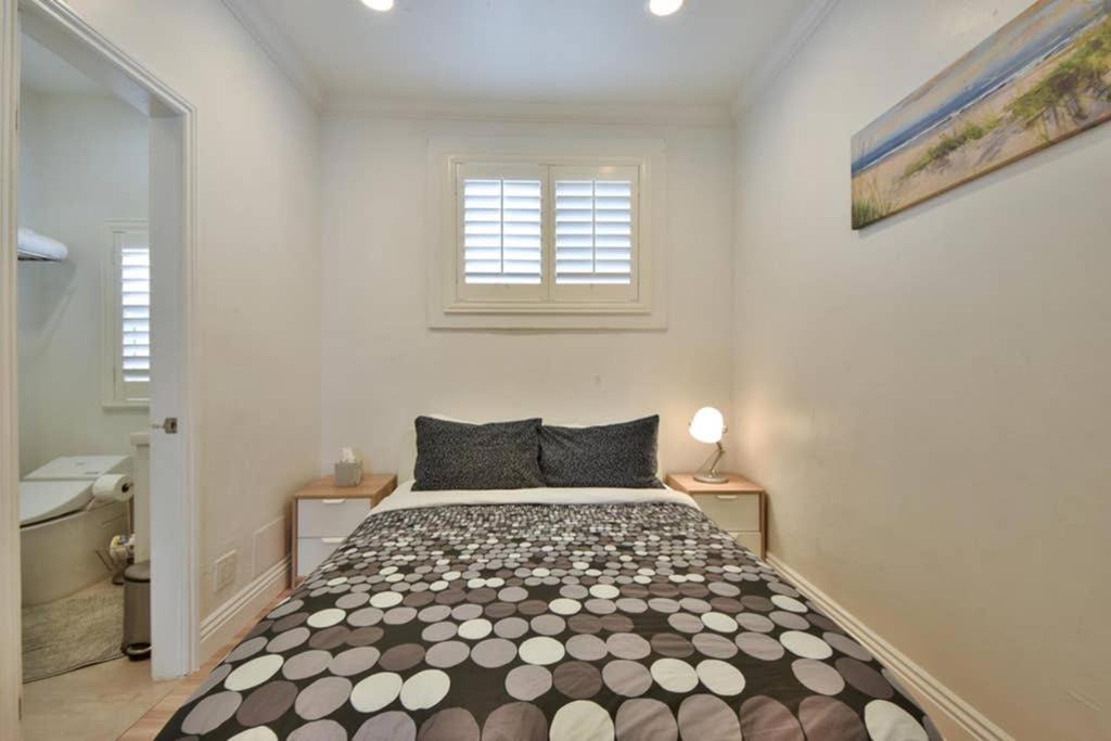 1000#4 Modern Home, Steps From W/ac! Apartment