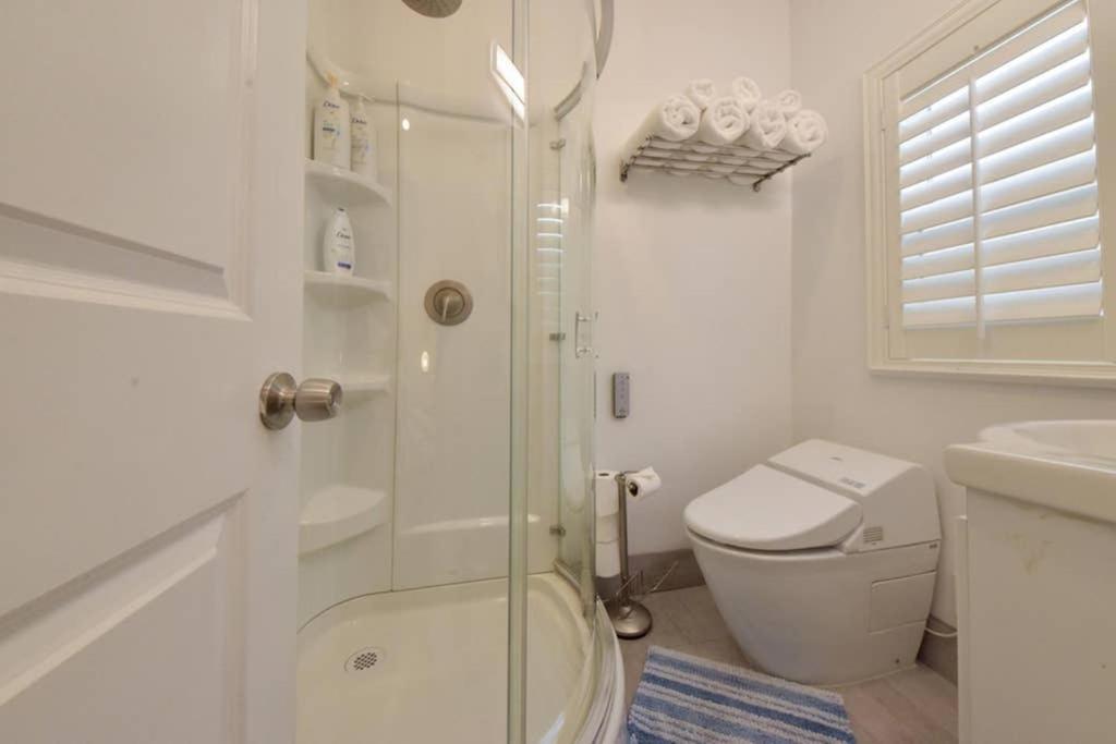 1000#4 Modern Home, Steps From W/ac! *