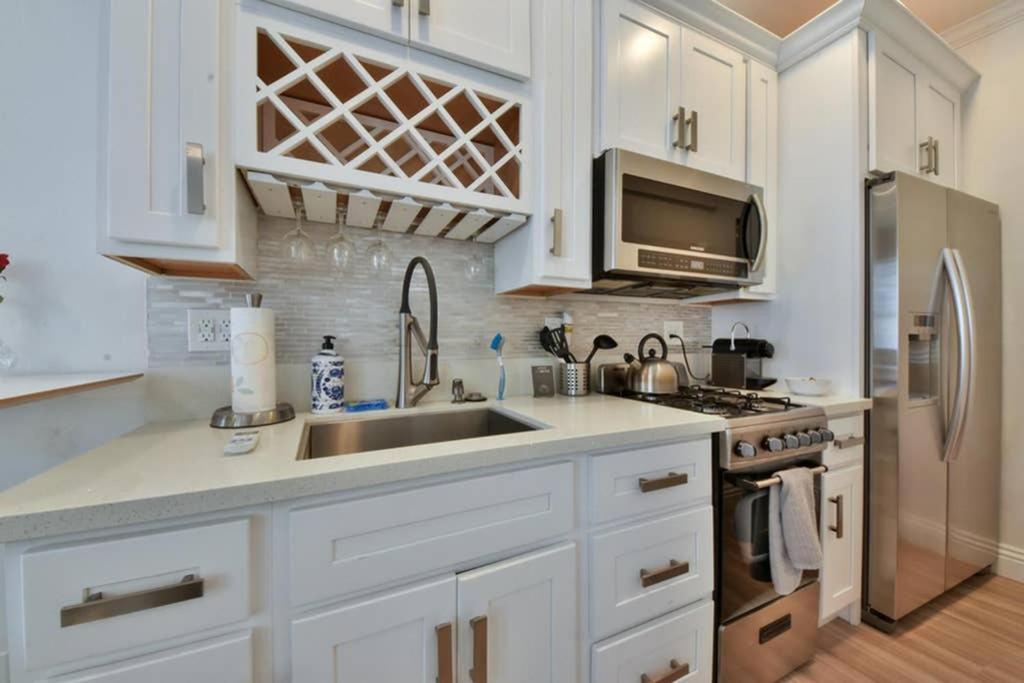 1000#4 Modern Home, Steps From W/ac!